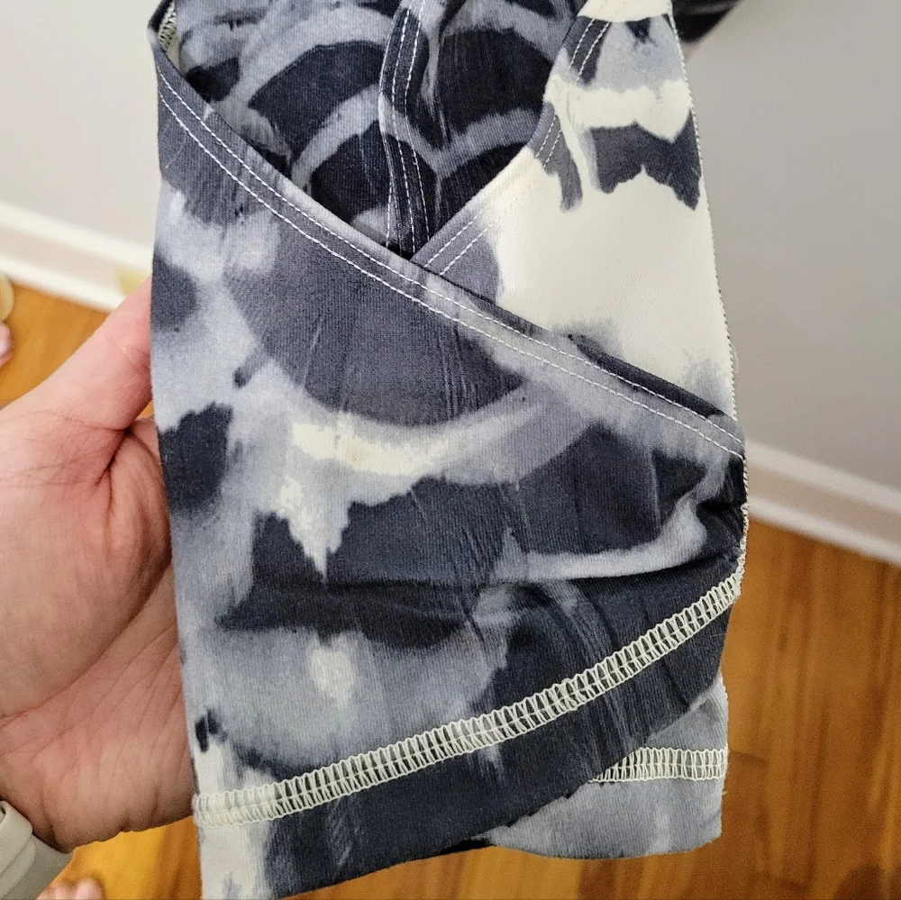 Lululemon Wunder Under Pant SE Dance in Pretty Plume Angel Wing Black Size Gym